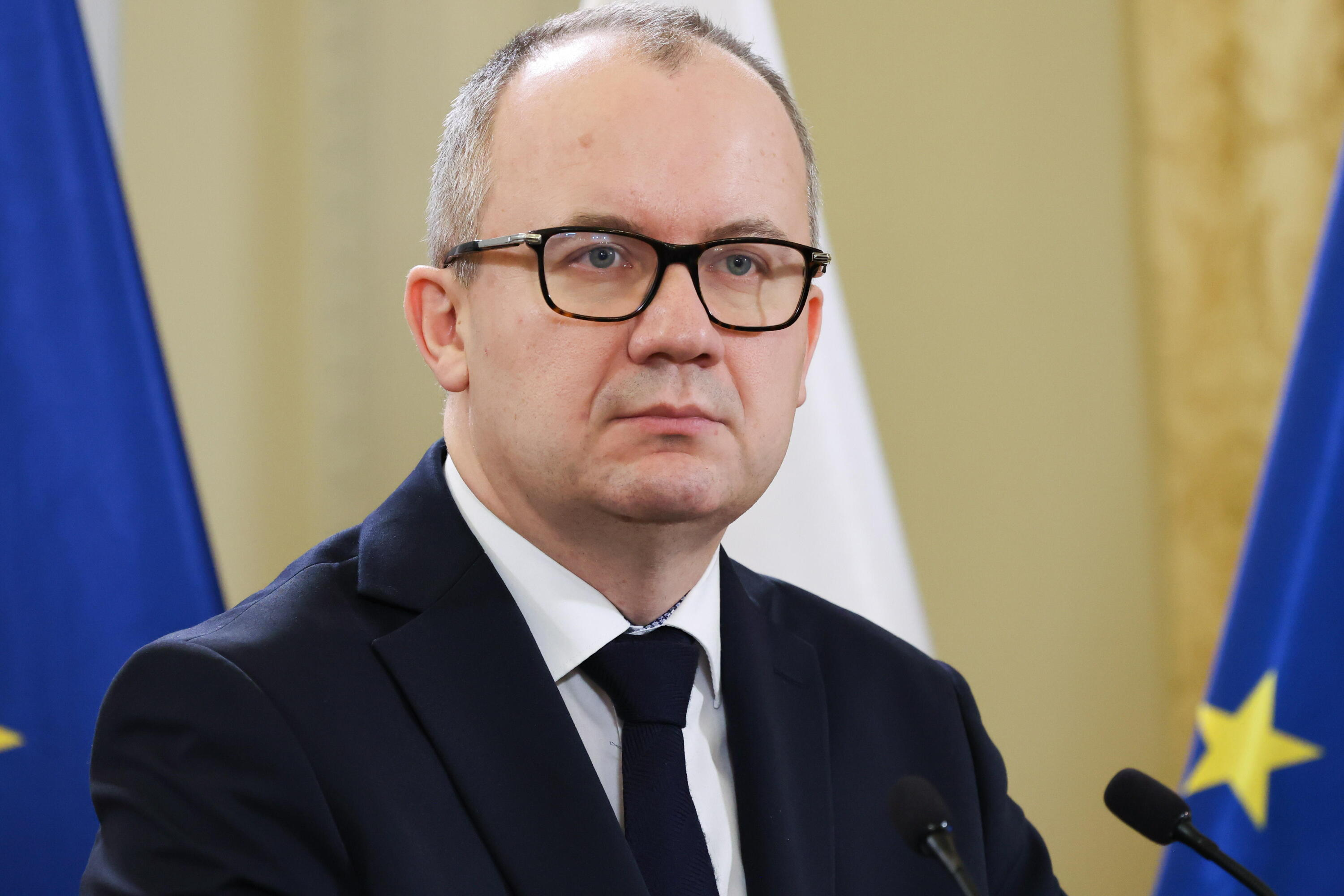 Prokuratura przejmuje śledztwa ws. grup Bąkiewicza