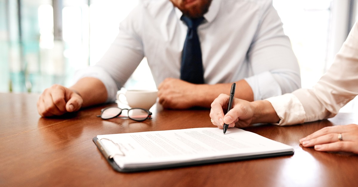 Reforma PIP przyjęta przez Senat. Inspektorzy będą mogli przekształcać m.in. umowy B2B w etat. Ustawa czeka na podpis prezydenta