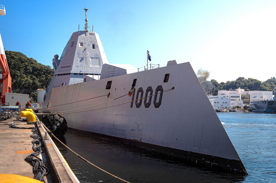 USS Zumwalt w Yokosuka, 26 września 2022 r. 