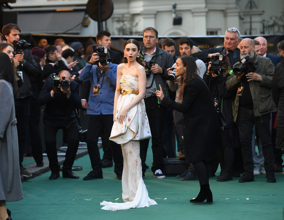 Lily Collins na premierze filmu "Tolkien"