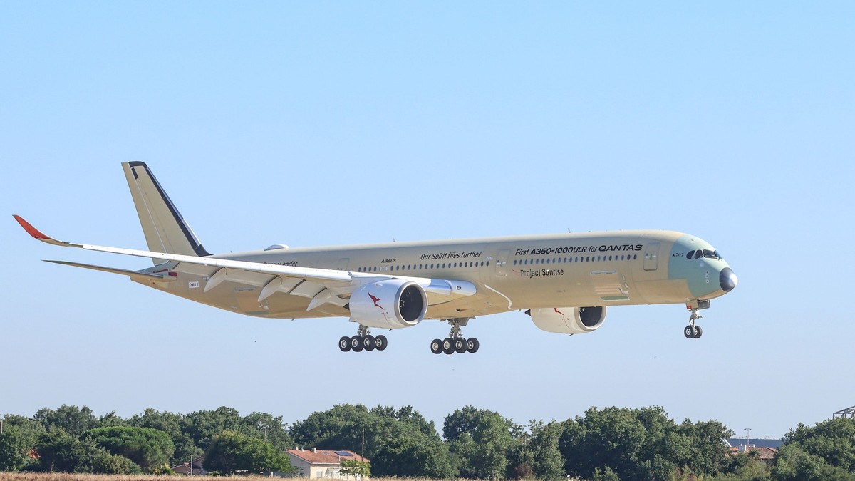 France - Qantas Airbus A350-1000ULR - Project Sunrise test flight