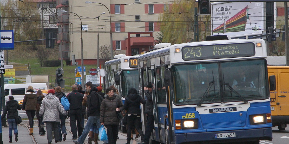 tramwaj przystanek autobus