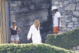 Džej Zi i Bijonsina sestra se POTUKLI U LIFTU, kamere sve snimile: LETELI ŠAMARI na sve strane, pevačica pokušala da zataška SKANDAL