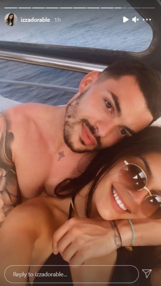 Instagram storiji otkrili su da je par zajedno