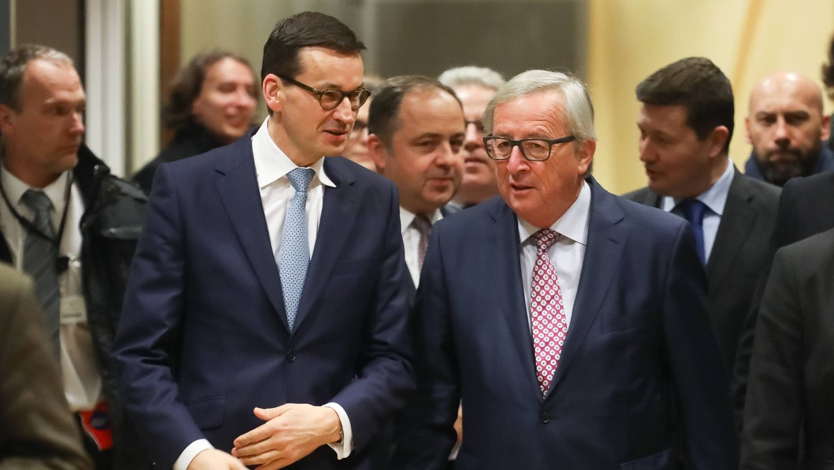 Budżet UE musi być oparty o zdrowy, dobry kompromis, Polska jest gotowa do tego kompromisu - mówi premier Polski podczas dzisiejszego nieformalnego szczytu państw UE w Brukseli. Przewodniczący Komisji Europejskiej potwierdza: dziś odbędzie się spotkanie z Morawieckim.