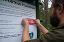 Mierzeja Wiślana: naklejki ratunkowe dla zagubionych w lasach 