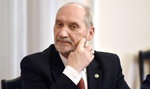 Serce Bartłomieja M. krwawi. Macierewicz się go wyparł