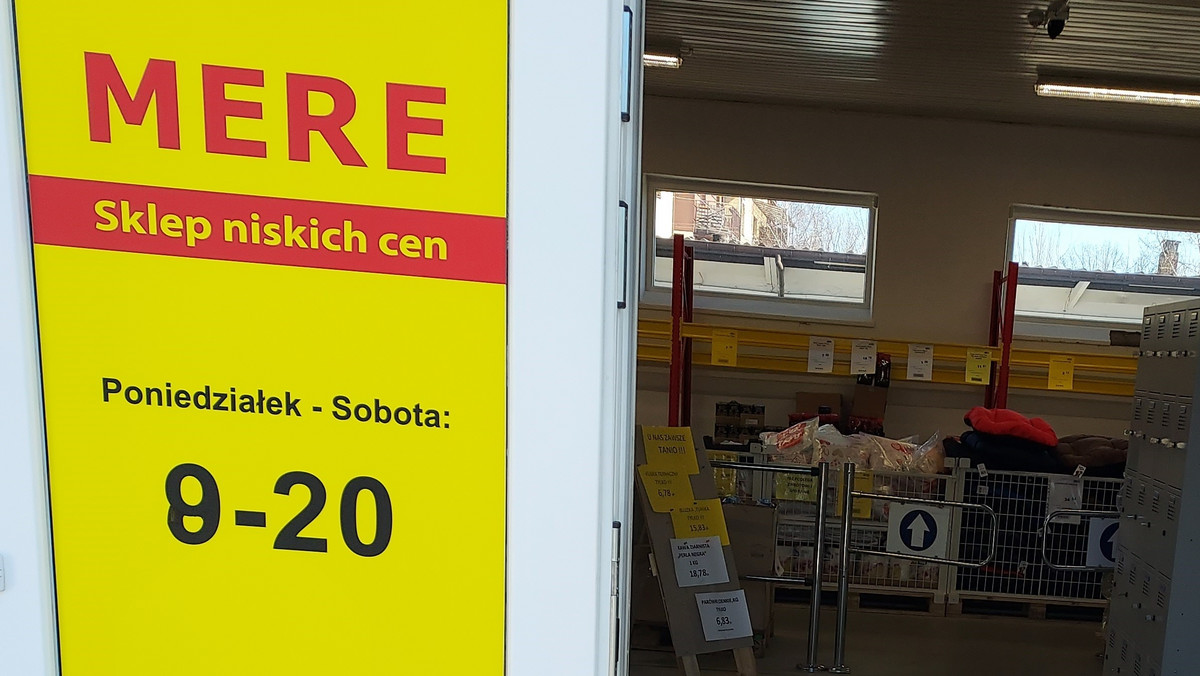 Wódka z Ukrainy w sklepie rosyjskiej sieci w Polsce. Wojna? "Tu Polki pracują"