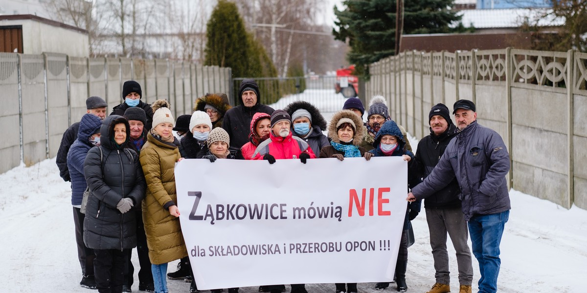 Mieszkańcy Ząbkowic, dzielnicy Dąbrowy Górniczej nie zgadzają się na składowisko opon i zakład przeróbki opon. 