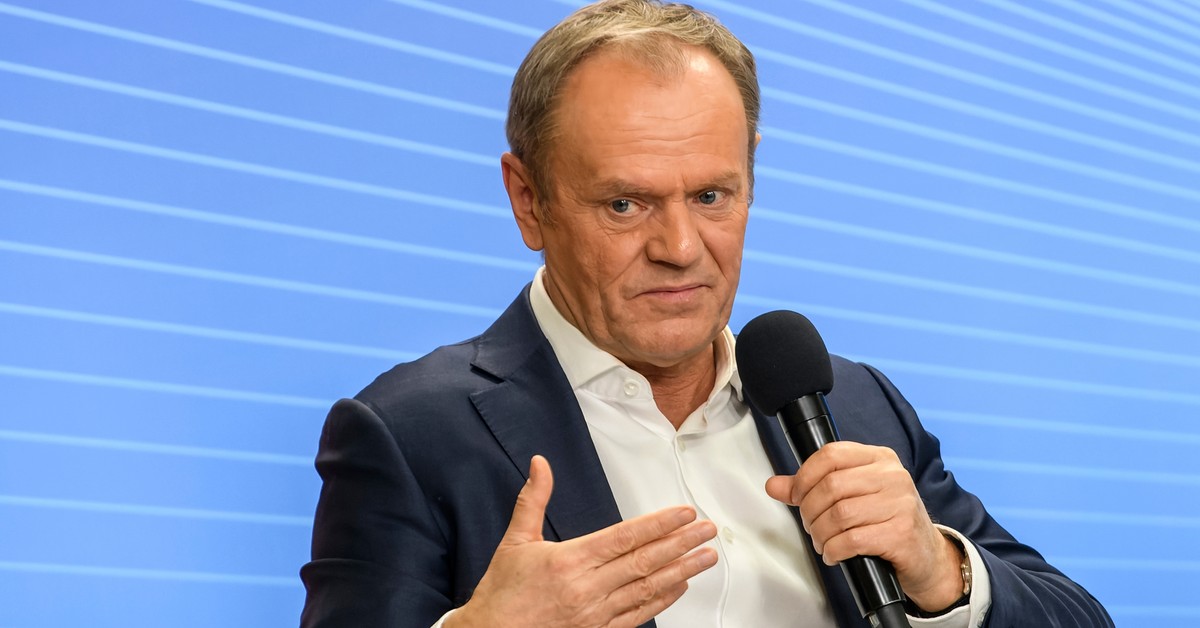 Donald Tusk wskazuje odpowiedzialnych za kłopoty z KPO. Chodzi o "kradzież bezcennego czasu"