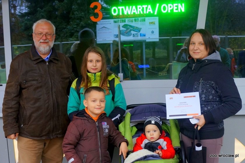 100-tysięczni odwiedzający wrocławskie Afrykarium z Radosławem Ratajszczakiem (57 l.), prezesem zoo