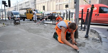 Kolejne krzywe chodniki znikają z Łodzi