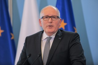 UE: Timmermans poinformował KE o sytuacji wokół TK w Polsce