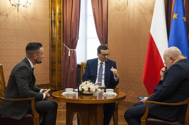Premier Mateusz Morawiecki w rozmowie z dziennikarzami DGP: Tomaszem Żółciakiem i Grzegorzem Osieckim
