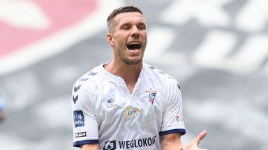 Światowe media głowią się nad transferem Lukasa Podolskiego