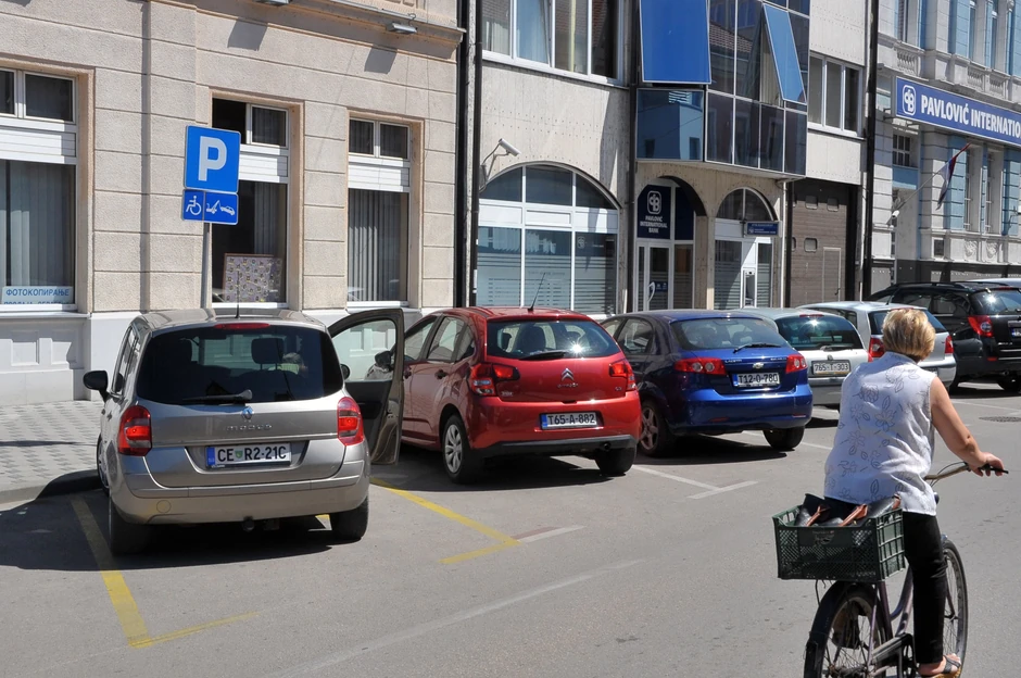 Bijeljini nedostaje parking mesta, posebno leti