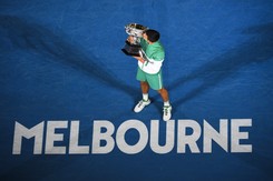 Djokovic królem kortów twardych i Melbourne. Poprawił własny rekord