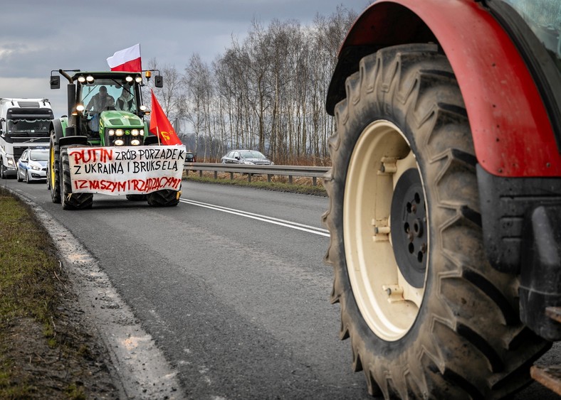 Ciągnik na proteście rolników w Gorzyczkach