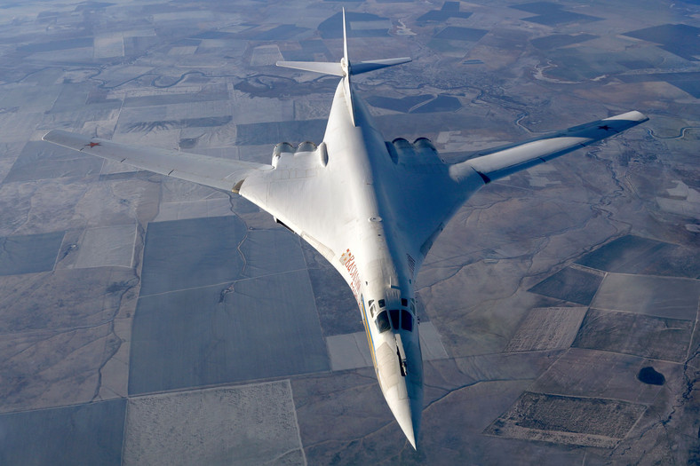 Tu-160