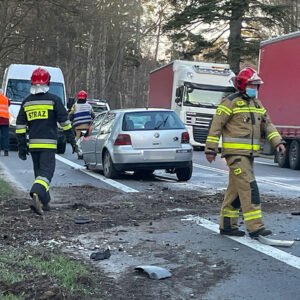 Zderzenie dwóch samochodów. Sprawca uciekł