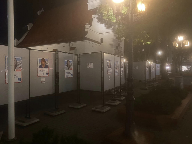 W Gdyni na terenie parafii stanęły banery z plakatami wyborczymi
