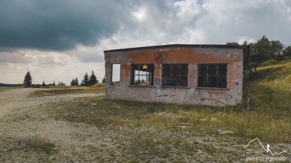 Takich opuszczonych budynków jest całkiem sporo na terenie byłej kopalni