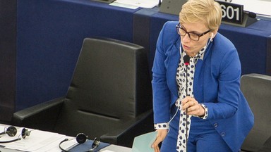 B. Gosiewska dla "Rz": Tusk przybijał żółwiki z Putinem