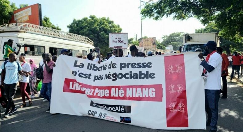 Manifestation de la Presse au Senegal pour la libération du journaliste Pape Alé Niang