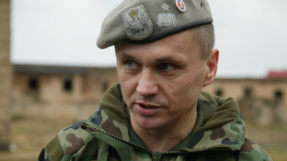 Gen. Roman Polko bardzo krytycznie odniósł się na antenie radia RMF FM do działań ukraińskiego wojska. Jego zdaniem, Ukraina "nie ma pomysłu" na własną armię. - Co z tego, że w Donbasie wygrywa wiele bitew, jak wojna z góry jest tam przegrana, ponieważ nie ma pomysłu na to, co chce się osiągnąć? – mówił do prowadzącego program Krzysztofa Ziemca.