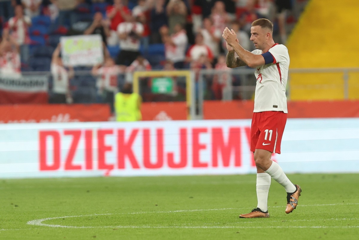 Polacy szczęśliwie wygrali z Mołdawią. Lewandowski przyleciał pożegnać Grosickiego