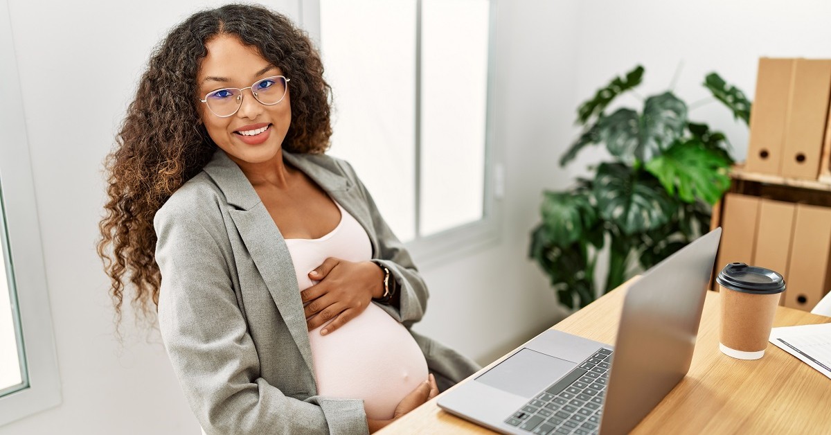 Zasiłek macierzyński a urlop macierzyński: Zasady wypłaty, wysokość (80% czy 100%) i kto ma prawo do świadczenia ZUS