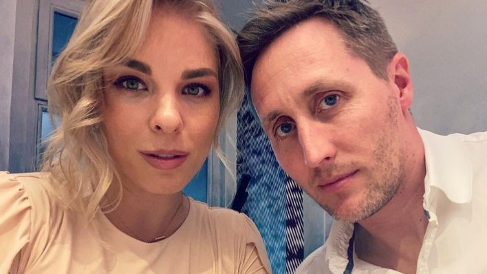 Veronika Cifrová Ostrihoňová a moderátor Matej Sajfa Cifra.