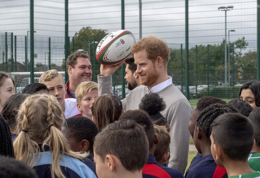 Książę Harry kibicuje Anglii, jego brat książę William, a także książę Karol są fanami Walii.