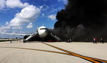 Samolot wbił się w budynek portu lotniczego