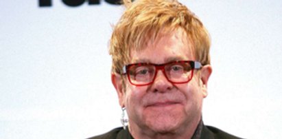 Elton John w szpitalu! Pluł krwią. Ma zakażenie...