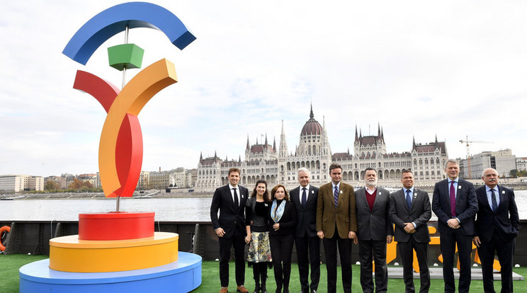 Nemrég mutatták be az olimpiai pályázat kilenc nagykövetét /Fotó: MTI-Illyés Tibor