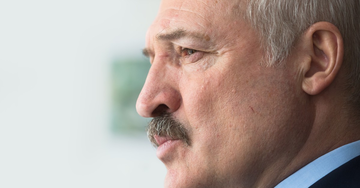 Przełom w relacjach USA–Białoruś? Łukaszenka wypuszcza więźniów, Ameryka łagodzi sankcje