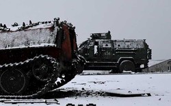 Przez Chersoń jedzie kolumna wojskowa. Rosjanie biorą mieszkańców jako zakładników