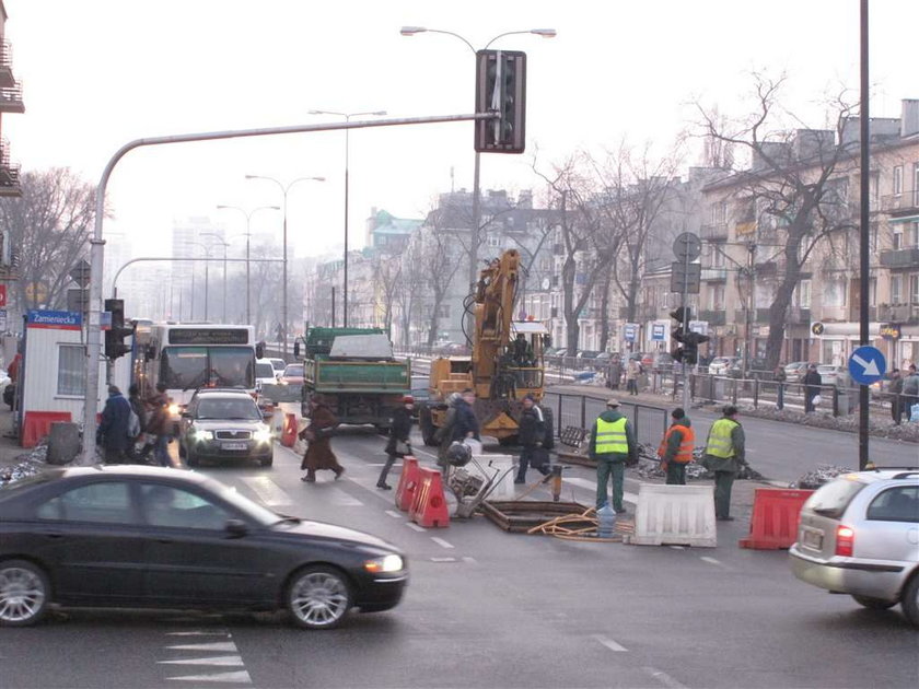 Grochowska zwężona przez awarię