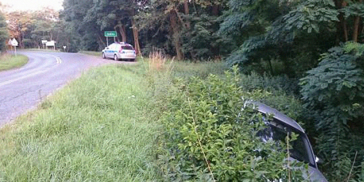 Naćpany dopalaczami kierowca audi wypadł z drogi pod Siedliskiem 