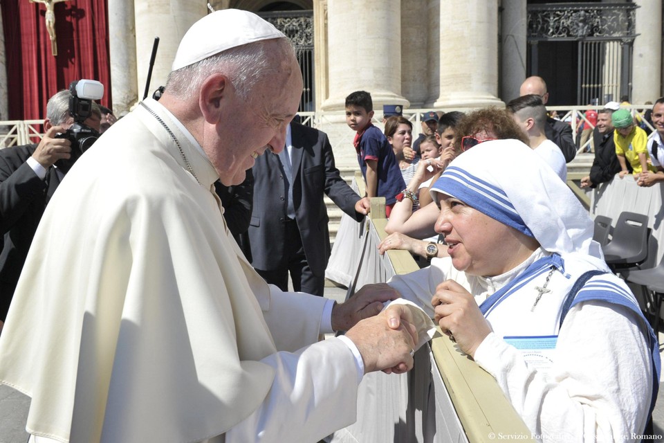 VATICAN POPE (Pope Francis and rescue team)