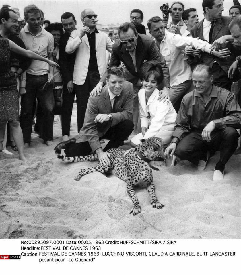 Lucchino Visconti i Claudia Cardinale na Festiwalu Filmowym w Cannes w 1963 r.