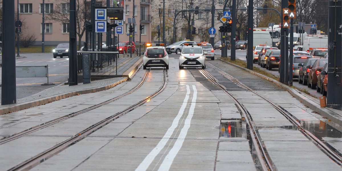 Aleja Śmigłego-Rydza w Łodzi wciąż nie jest gotowa. Mimo zapowiedzi tramwaj nie pojechał