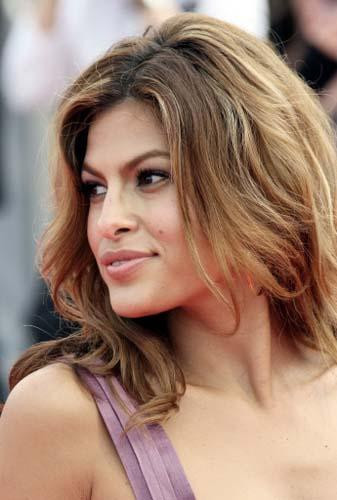 Eva Mendes rozebrała się dla "Vogue'a"