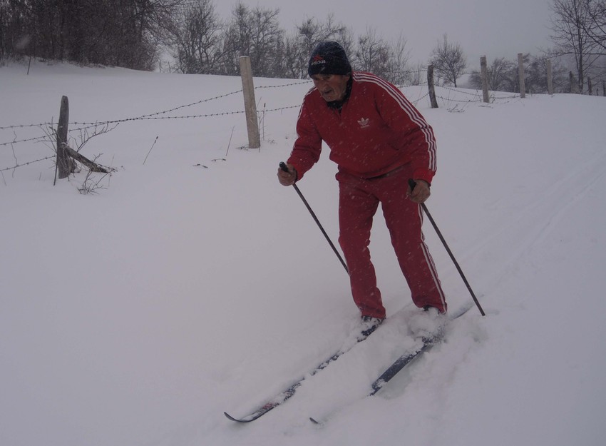 Dve godine zaredom Ilija je bio državni prvak u nordijskom skijanju, a posle je bio regrutovan u gardu