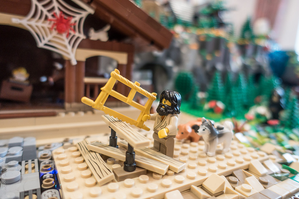 Ruchoma Szopka z klocków Lego w schronisku Pasterka