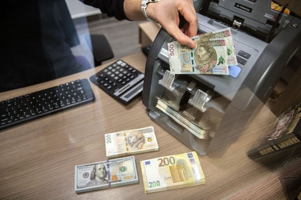 Złoty, dolar i euro