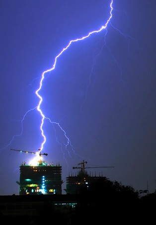 Przez burze w polskich domach może zabraknąć prądu