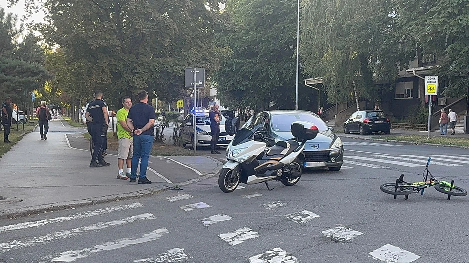 Dečak biciklista oboren na pešačkom prelazu na Novom Beogradu