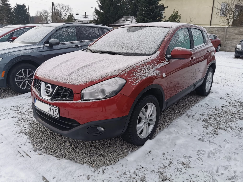 Całkiem ładny NIssan Quashqai z 2011 roku. Niestety, po przejściach i bez historii serwisowej, wbrew obietnicom sprzedawcy